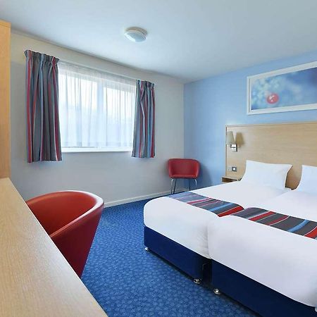 Travelodge Stirling M80 Cambusbarron Quarto foto