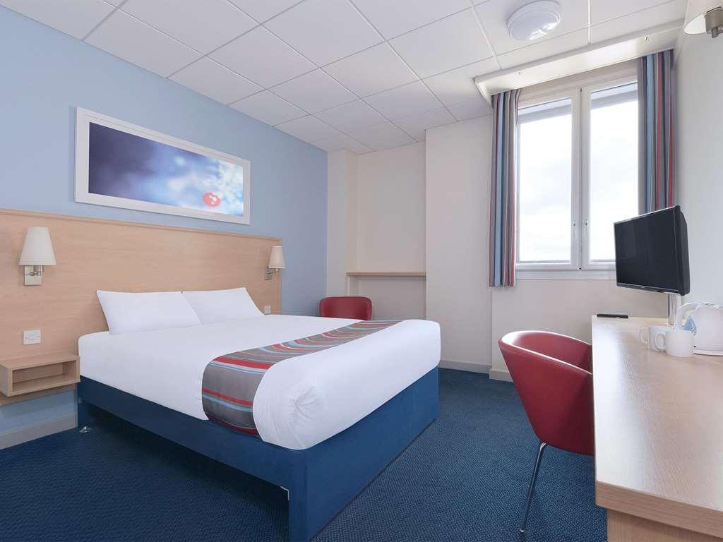 Travelodge Stirling M80 Cambusbarron Quarto foto